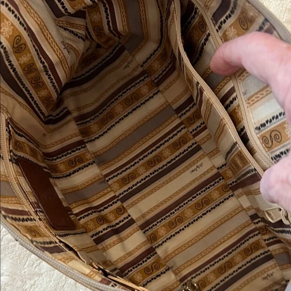 Brighton Tan Leather Shoulder - Picture 9 of 11